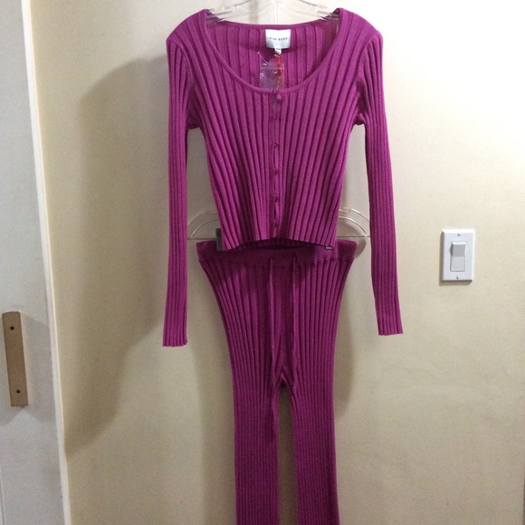 💗 NWT Pink Rose large ribbed knit 3 piece set 💗 - Picture 4 of 11